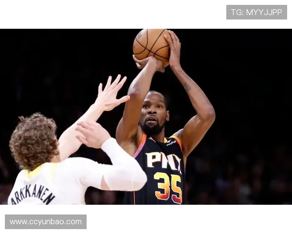 NBA最新动向：詹姆斯赛季前瞻分析，杜兰特复出在即，年轻球员崛起引发热议