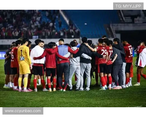 中国足球超级联赛新赛季开幕 各队阵容大变动竞争激烈引发关注 中国足球超级联赛新赛季开幕 各队阵容大变动竞争激烈引发关注